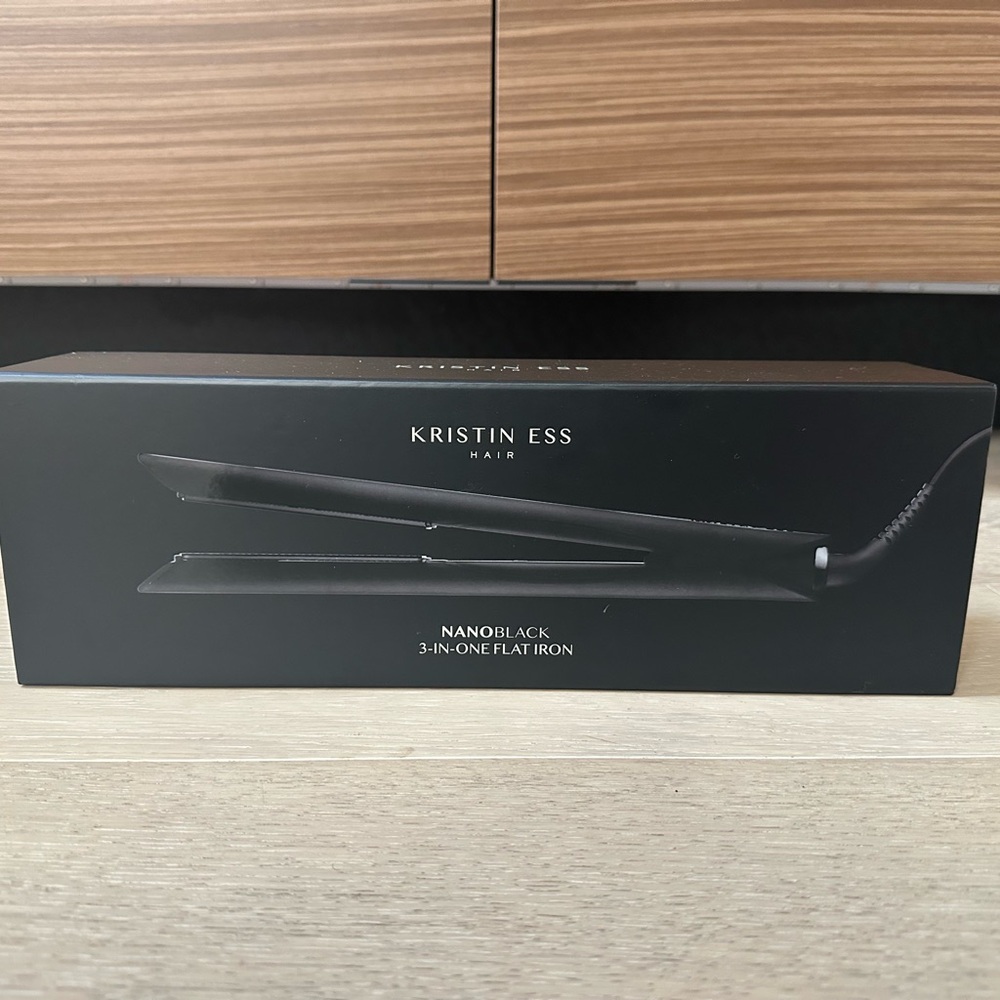 BRAND NEW - Never used Kristin Ess NanoBlack 3-in-One Flat Iron